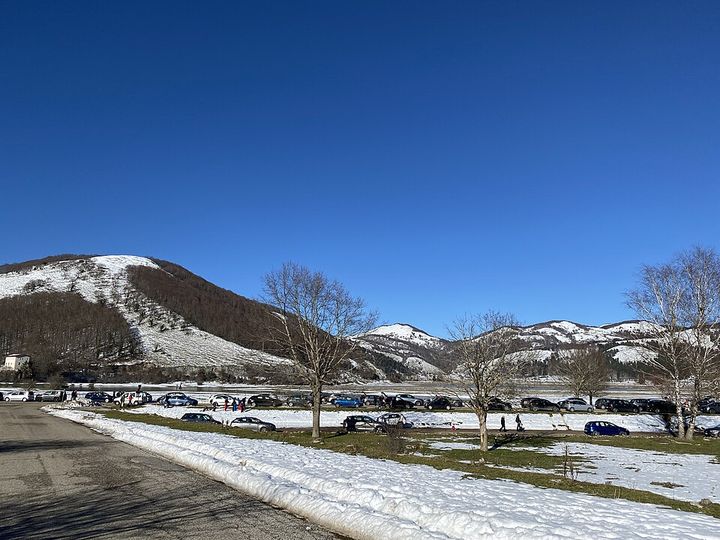 L'altopiano del Laceno con la neve, dove si trova la Grotta del Caliendo